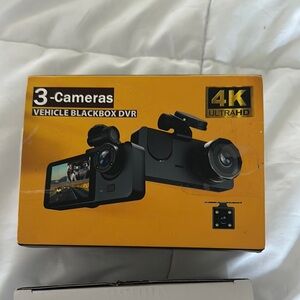 4K Ultra HD Vehicle Blackbox DVR with 3 Cameras
